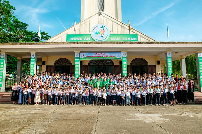 THÁNH LỄ KHAI GIẢNG NĂM HỌC GIÁO LÝ 2025-2026