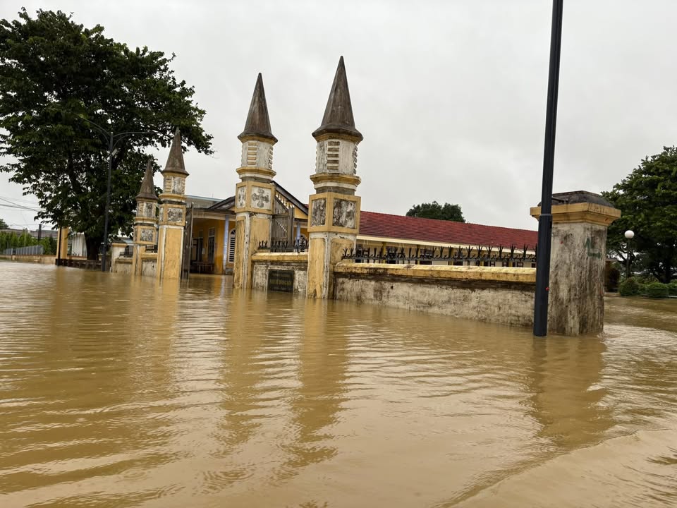 Cập nhật tình hình nước lũ tại Giáo xứ Dương Sơn lúc 08g00 ngày 05.11.2025