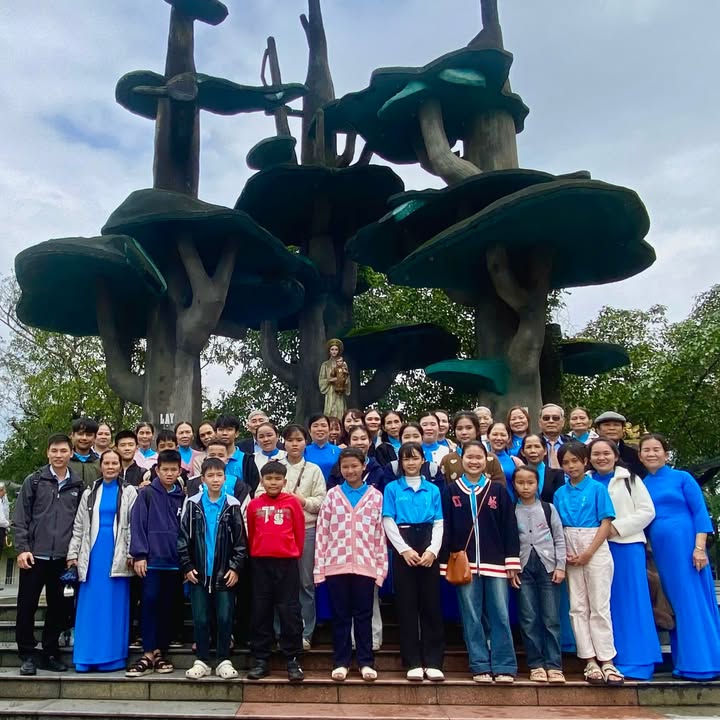 Legio Mariae và Junior hành hương Đức Mẹ La Vang tham dự Tổng Hội Thường Niên mừng kính Đức Mẹ Vô Nhiễm Nguyên Tội.