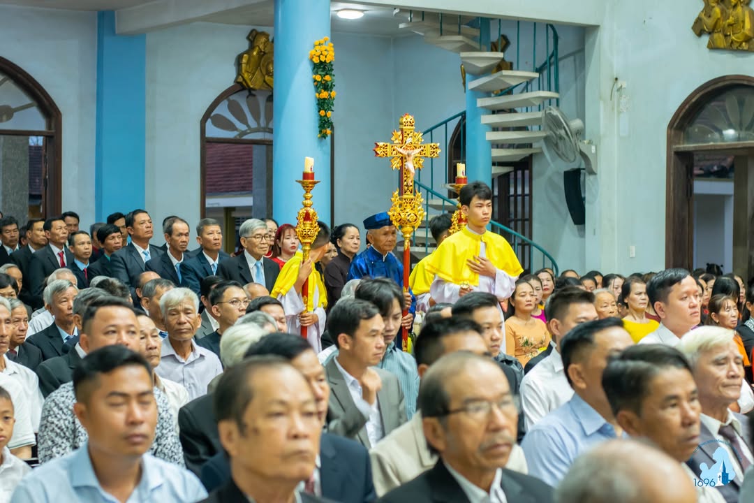 Hình ảnh: MỒNG 1 TẾT BÍNH NGỌ