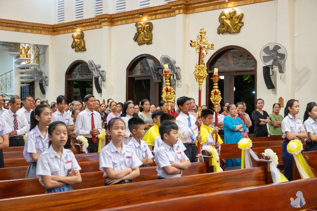 HÌNH ẢNH: THÁNH LỄ TẠ ƠN TÂN LINH MỤC PHÊRÔ NGUYỄN XUÂN THIỆN (DÒNG THỪA SAI ĐỨC TIN - TỈNH DÒNG VIỆT NAM)