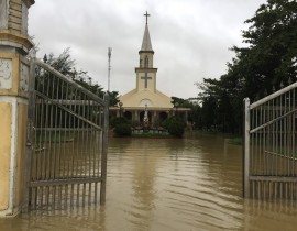 [ CẬP NHẬT] Hình ảnh mưa lũ tại Giáo xứ lúc 8 giờ 21/11/2017